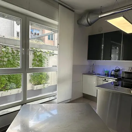 Apartment11 * אולם