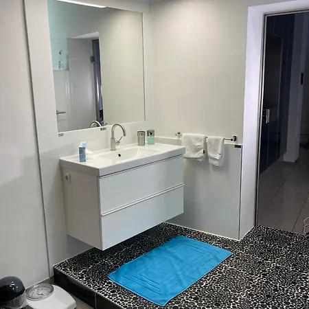 דירה Apartment11 *